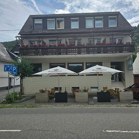 Отель Zur Traube Kestert Экстерьер фото